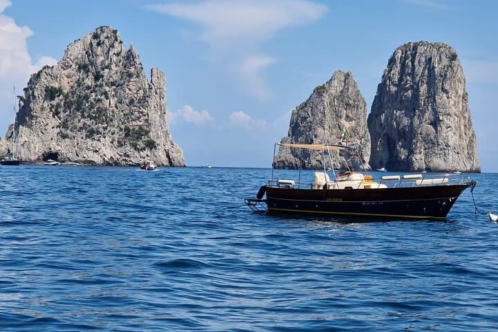 Private boat tour Capri Full day