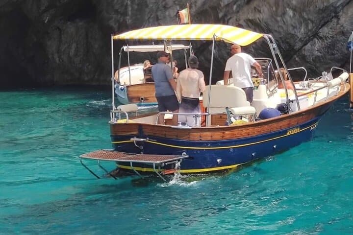 Private boat tour Capri Full day