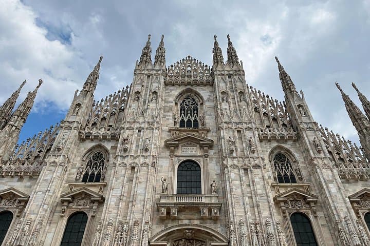 Milan: Duomo Tour with Rooftop Access – Small Group or Private