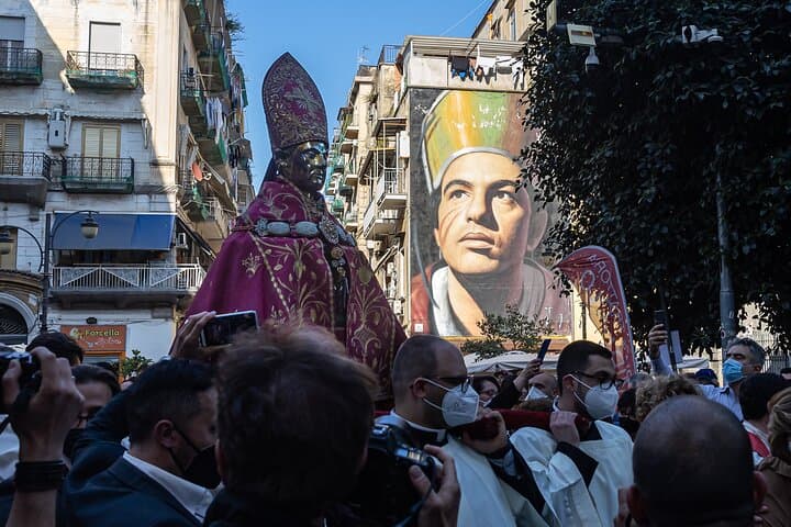 Naples Small Group Walking Tour: Unveiling Legends and History