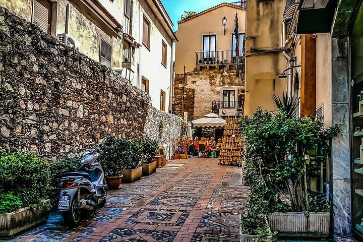 Guided Walking Tour in Taormina
