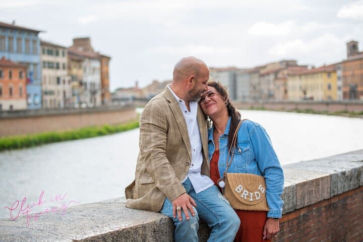 Pisa walking tour with private shooting