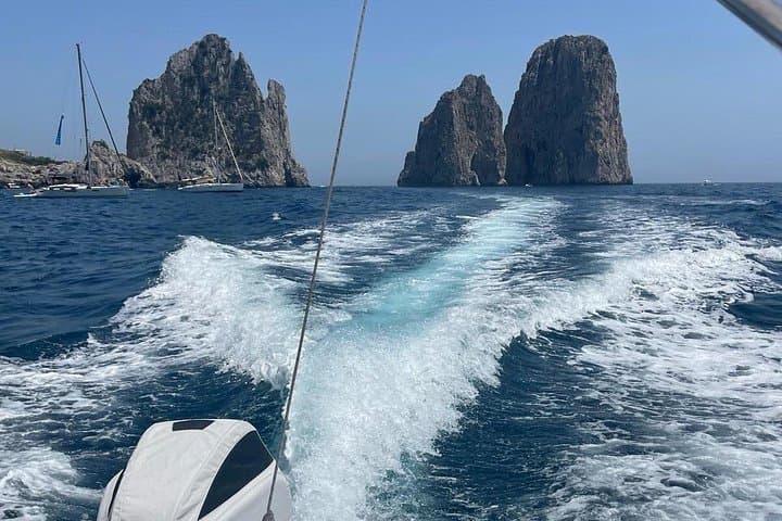 3-hour boat tour of Capri