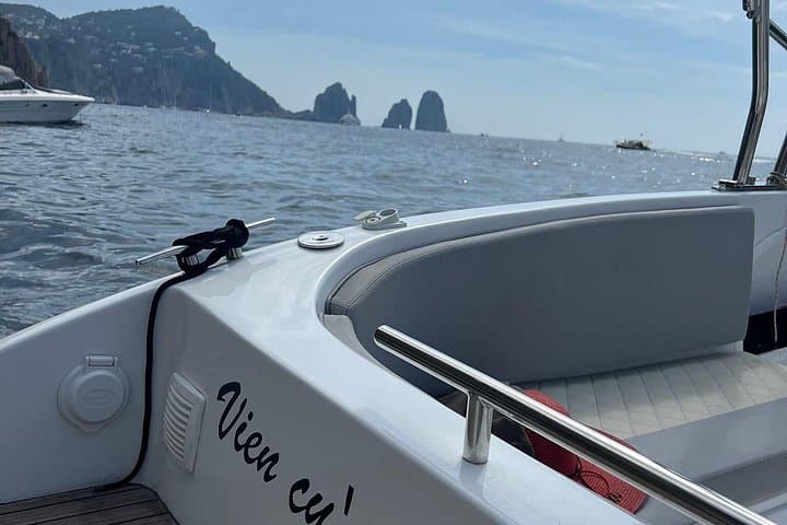 3-hour boat tour of Capri
