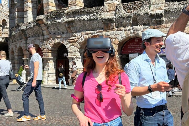 Guided tour of the Verona Arena with Virtual Reality