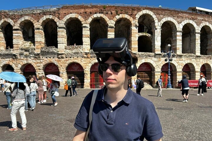 Guided tour of the Verona Arena with Virtual Reality