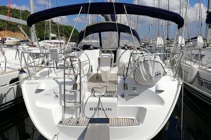 From Cannigione: Sailboat Tour in La Maddalena Archipelago