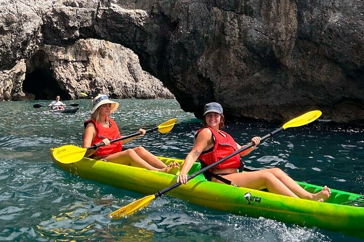 Amalfi: Kayak-Snorkeling to Pandora Cave Hidden Beach & Aperitif