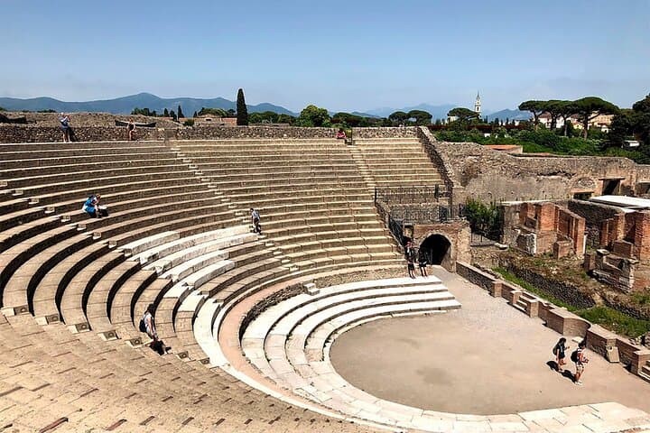 Pompeii : Shared Tour with Archaeologist Guide and Ticket Included