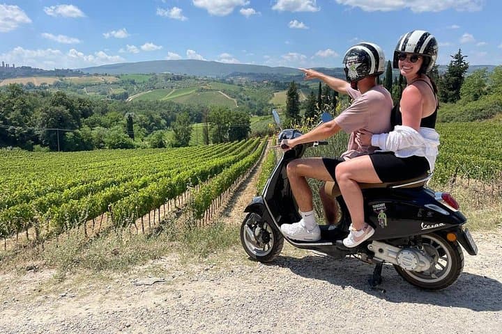Tuscany vespa tour