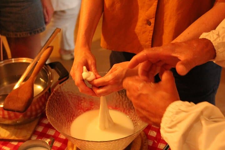 Matera: Mozzarella and Cheese tasting with a Cheesemaker