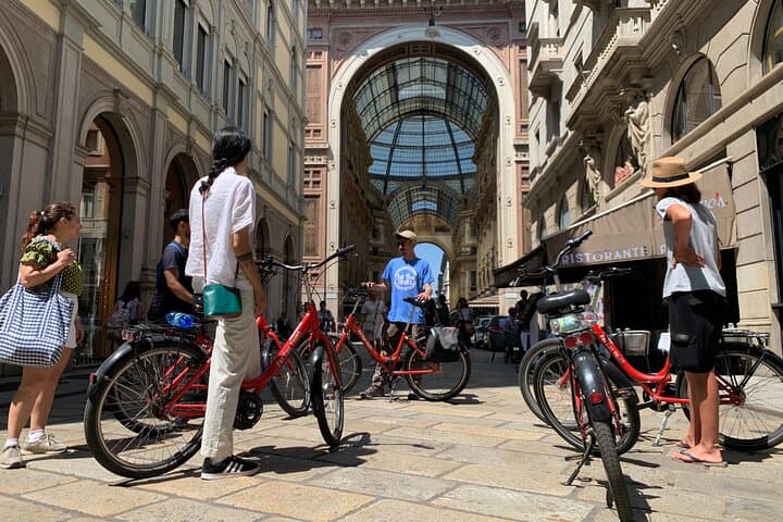 Small-Group Highlights of Milan Bike Tour