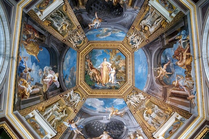 Exclusive Sunday Tour of the Vatican Museums & Sistine Chapel