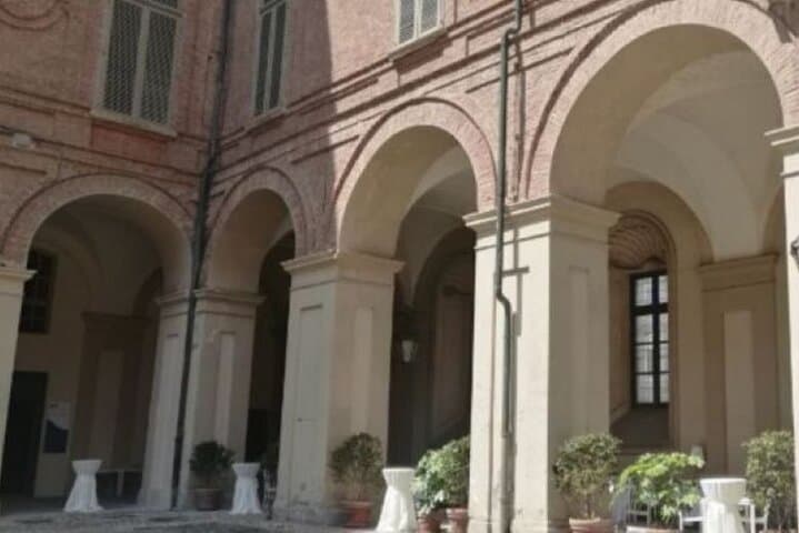 Turin: Royal Palace + Turin audioguide & Royal Breakfast