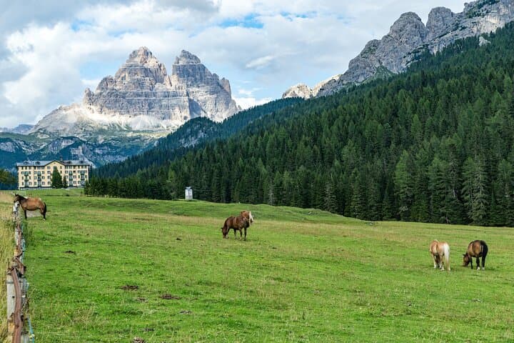 Private Hiking Tour to the Three Peaks, Lake Misurina and Braies