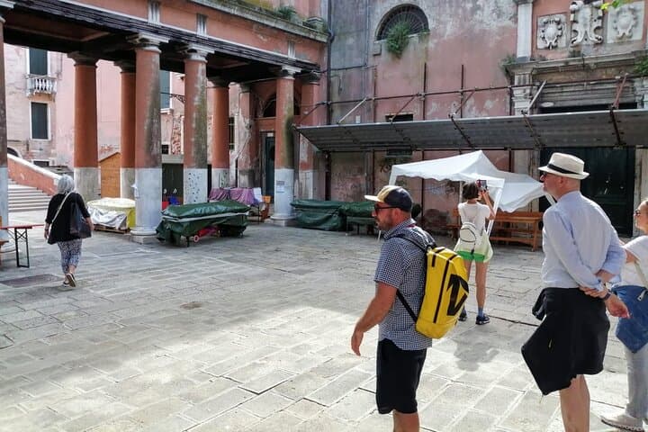 Venice: Commissario Brunetti Walking Tour for Donna Leon Fans