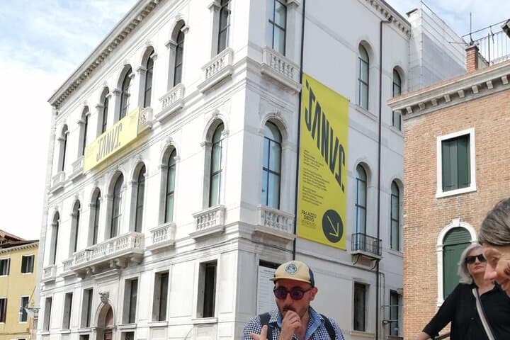 Venice: Commissario Brunetti Walking Tour for Donna Leon Fans