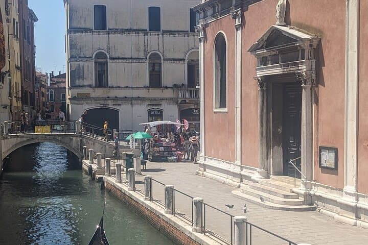 Venice: Commissario Brunetti Walking Tour for Donna Leon Fans