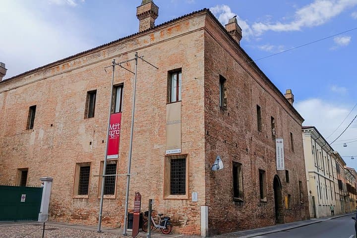 Mantua Self-Guided City Walking Tour & Scavenger Hunt