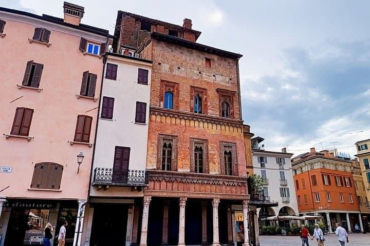 Mantua Self-Guided City Walking Tour & Scavenger Hunt