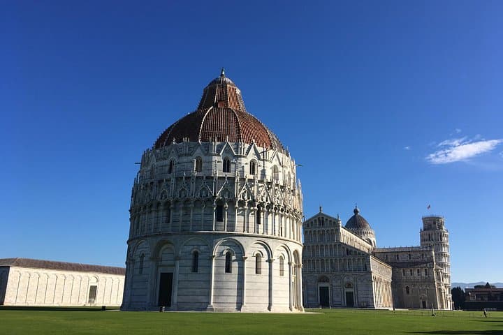 Pisa, Lucca & Winery Private Tour from Livorno port