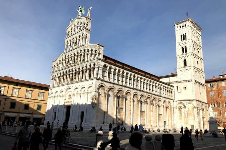 Pisa, Lucca & Winery Private Tour from Livorno port