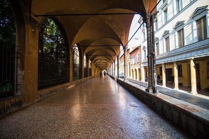 Explore Bologna in 60 minutes with a Local