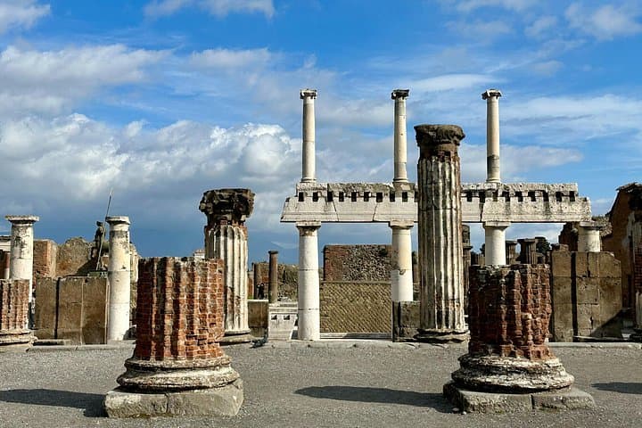 Private Guided Tour of Pompeii Excavations