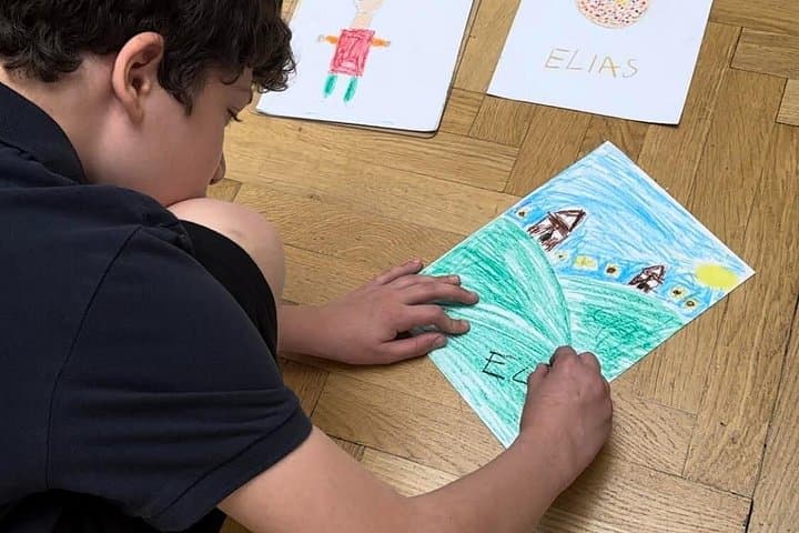 Private Family-Friendly Guided Tour & Art Workshop - Rome