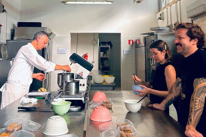 Italian Gelato, Tiramisu and Cannolis Cooking Class in Rome