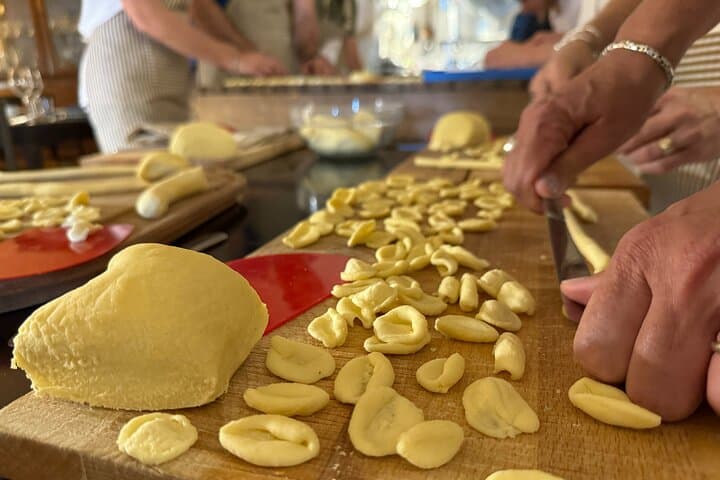 Private cave cooking class in the Sassi of Matera
