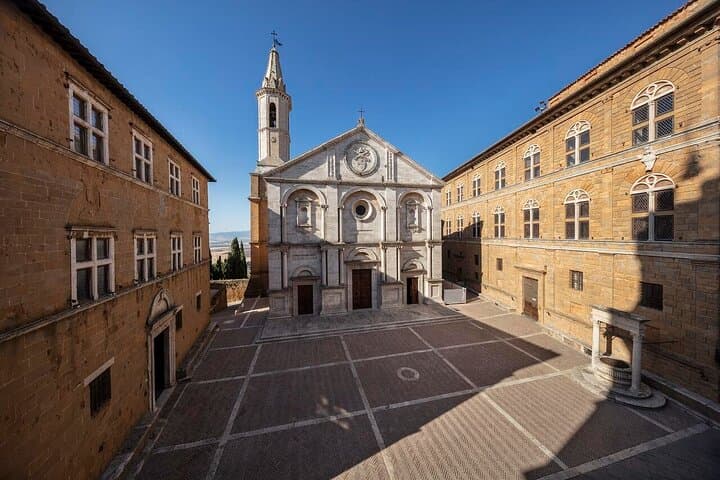 Val d’Orcia Day Trip from Florence with Wine and Cheese Tasting
