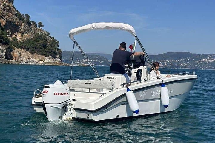 Private Boat Tour Cinque Terre and Portovenere - Sunsix