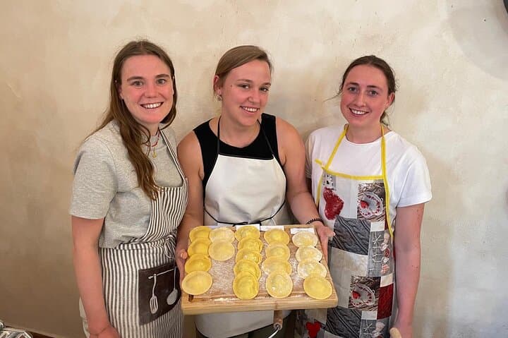 Milan: Pasta and Tiramisu Small Group Cooking Class with Wine