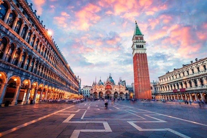 4-Day Discovering Venice with Gondola, St. Mark's & Doge's Palace