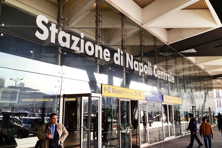 Sorrento: Private transfer to Naples