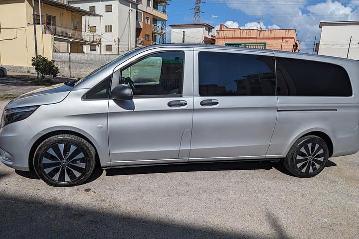 Positano: private transfer from Naples