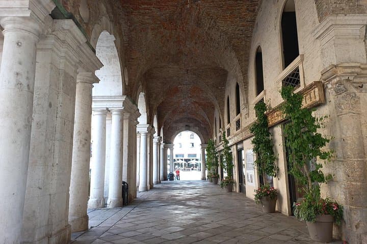 Vicenza Small-Group Walking Tour: Top Sights & Hidden Gems
