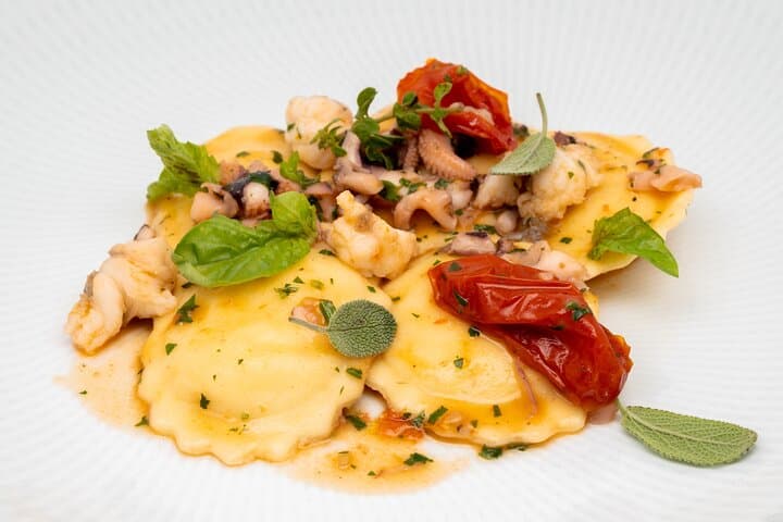 Seafood Lunch & Wine Tasting with Scenic Golf Cart Tour