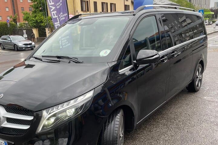 Luxury Private day transfer from Civitavecchia port to Rome