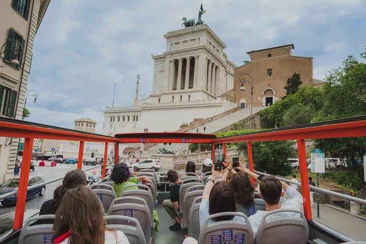 Transfer from Civitavecchia by train with Rome HopOnHopOff Option