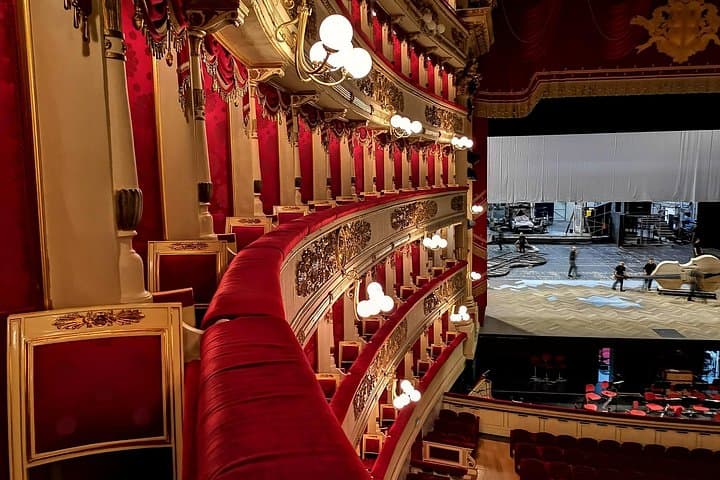 Milan's Opera Gem and La Scala Guided Walking Tour