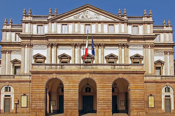 Milan's Opera Gem and La Scala Guided Walking Tour