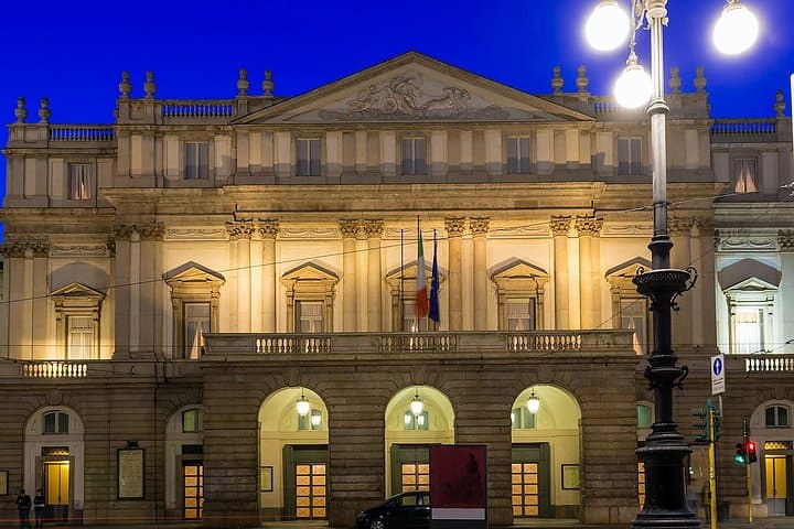 Milan's Opera Gem and La Scala Guided Walking Tour