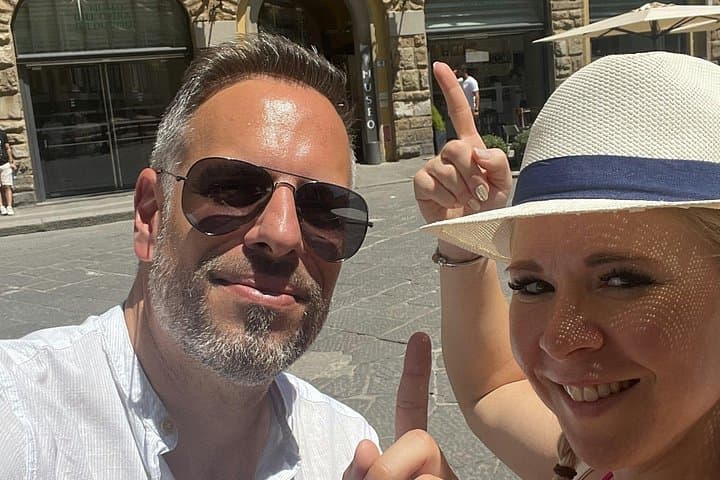 Florence Time Travel Quest: Michelangelo’s Secret Trail