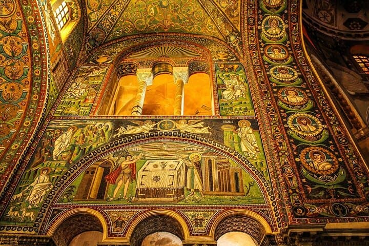 Ravenna Walking Tour with Audio and Written Guide by a Local