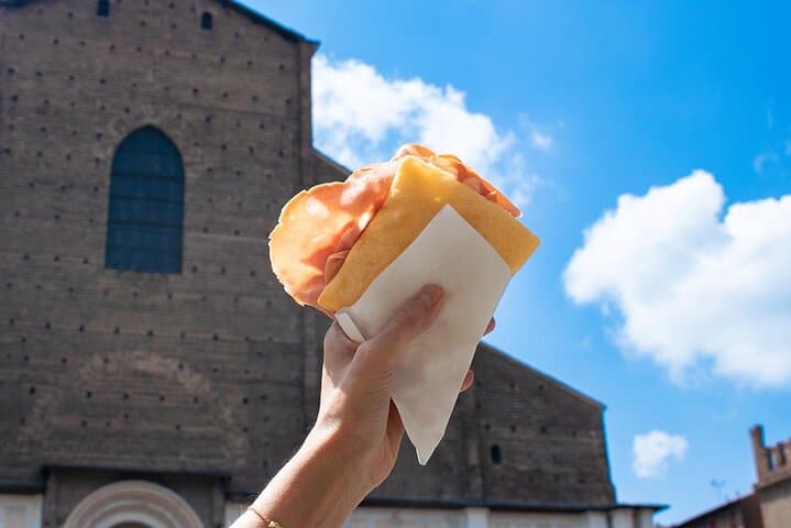 Bologna Food Tasting box- Audio Guided Tour with Food Tasting