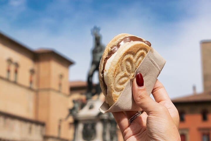 Bologna Food Tasting box- Audio Guided Tour with Food Tasting