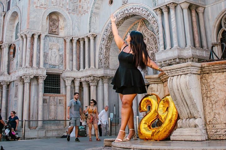 Private Photoshoot Experience in Venice