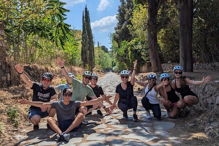 Rome: Appian Way E-bike Tour, Catacombs, Aqueducts & Transfer